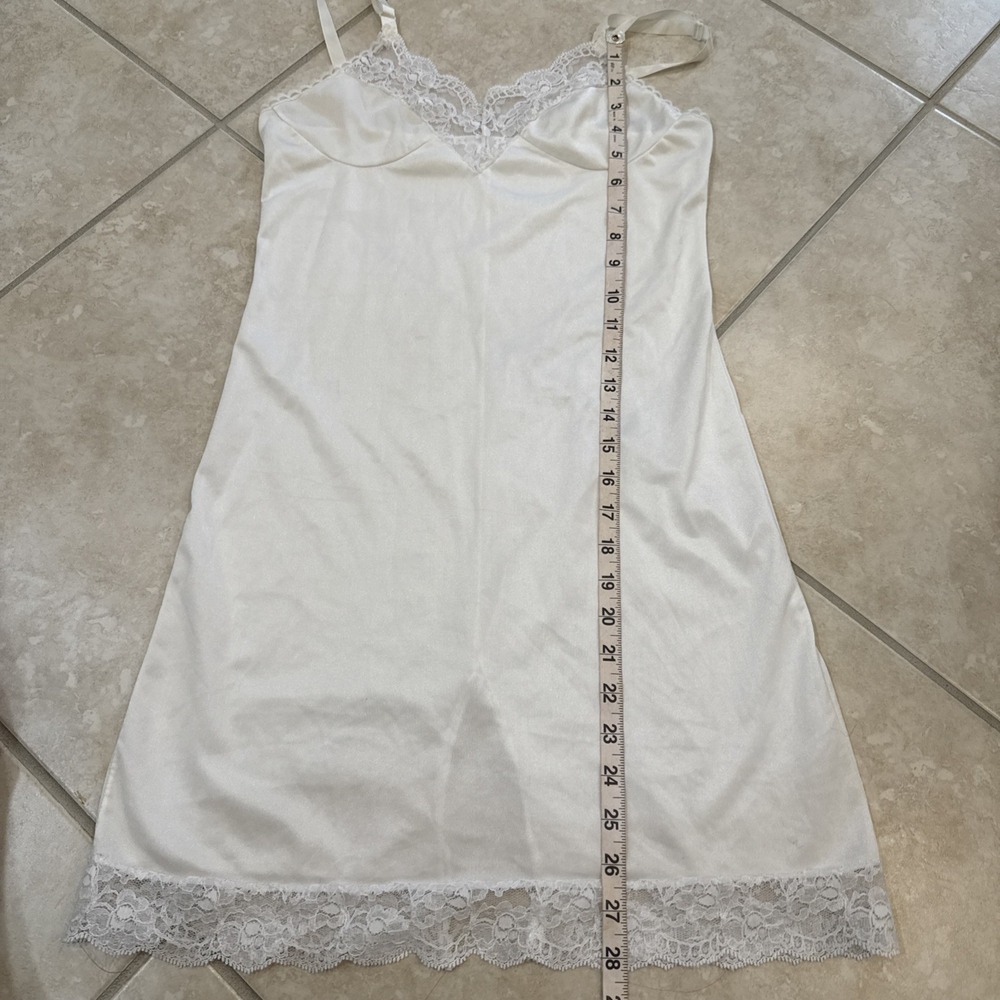 VTG JC Penney Sz 32 White Lace Trim Satin Nightgown Slip Dress Short 100% Antron - Picture 6 of 9